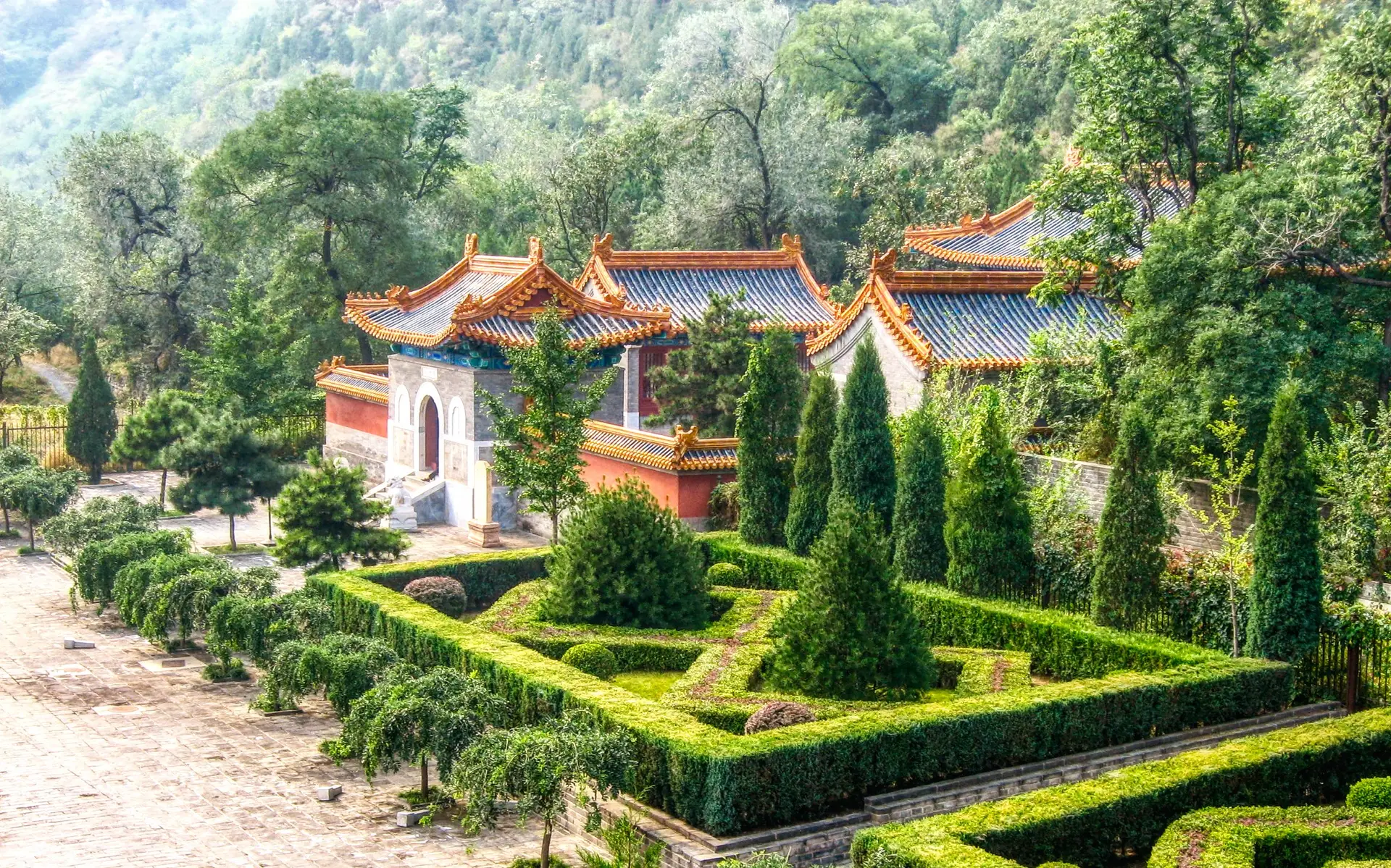 house in Beijing at the bottome of the wall
